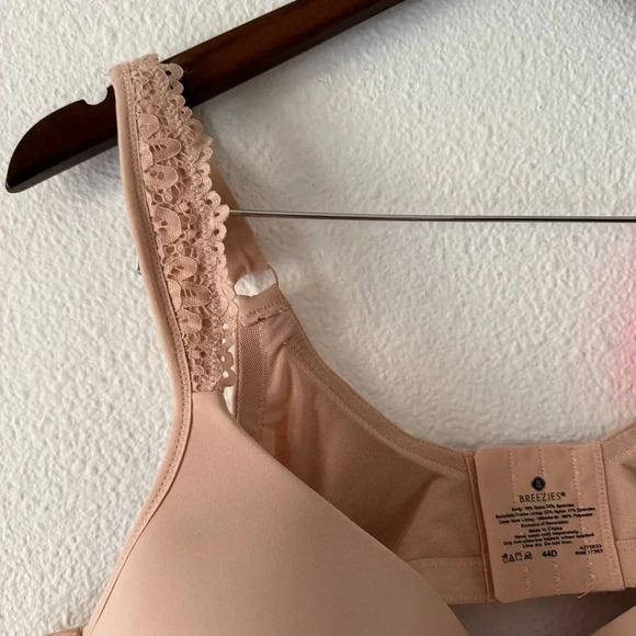 NEW Breezies Luxe Lace Underwire TShirt Bra Sunbeige Chic Everyday 44D Plus - Picture 9 of 11
